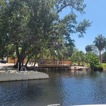 Dolphin Updated Cottage On River - 1 Mile To Beach Kitchen Washer Dryer Bonita Springs Extérieur photo