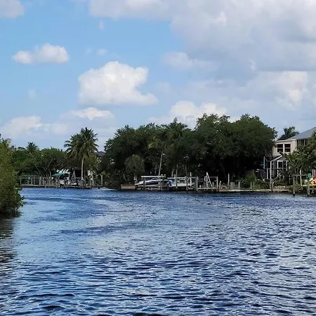 Dolphin Updated Cottage On River - 1 Mile To Beach Kitchen Washer Dryer Bonita Springs Extérieur photo