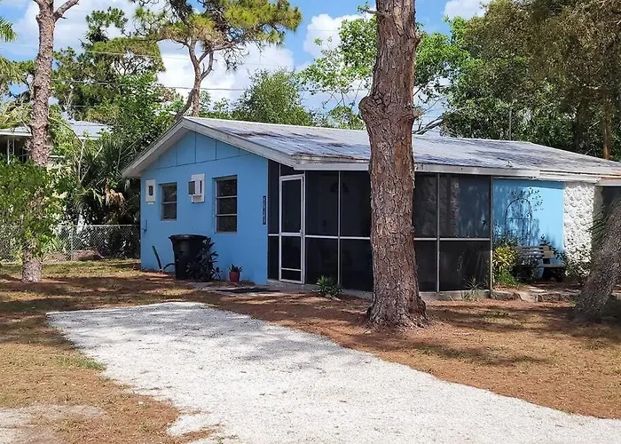Dolphin Updated Cottage On River - 1 Mile To Beach Kitchen Washer Dryer