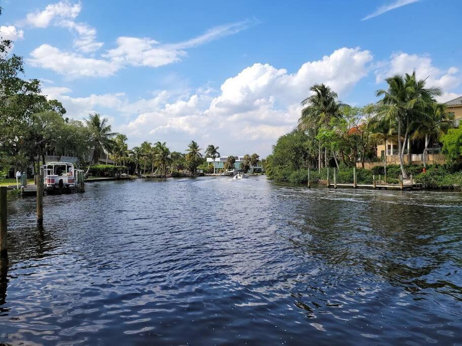 Dolphin Updated On River - 1 Mile To Kitchen Washer Dryer Hébergement de vacances *