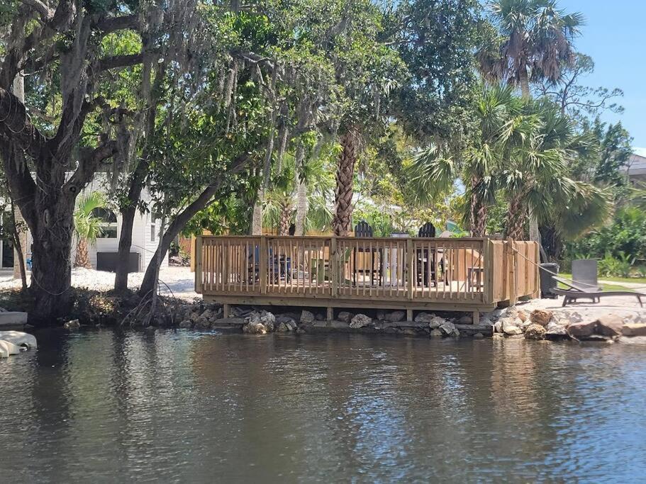 Dolphin Updated On River - 1 Mile To Kitchen Washer Dryer * Bonita Springs