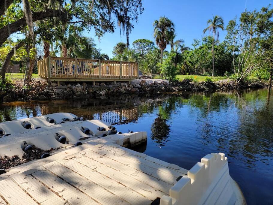 Dolphin Updated On River - 1 Mile To Kitchen Washer Dryer Bonita Springs