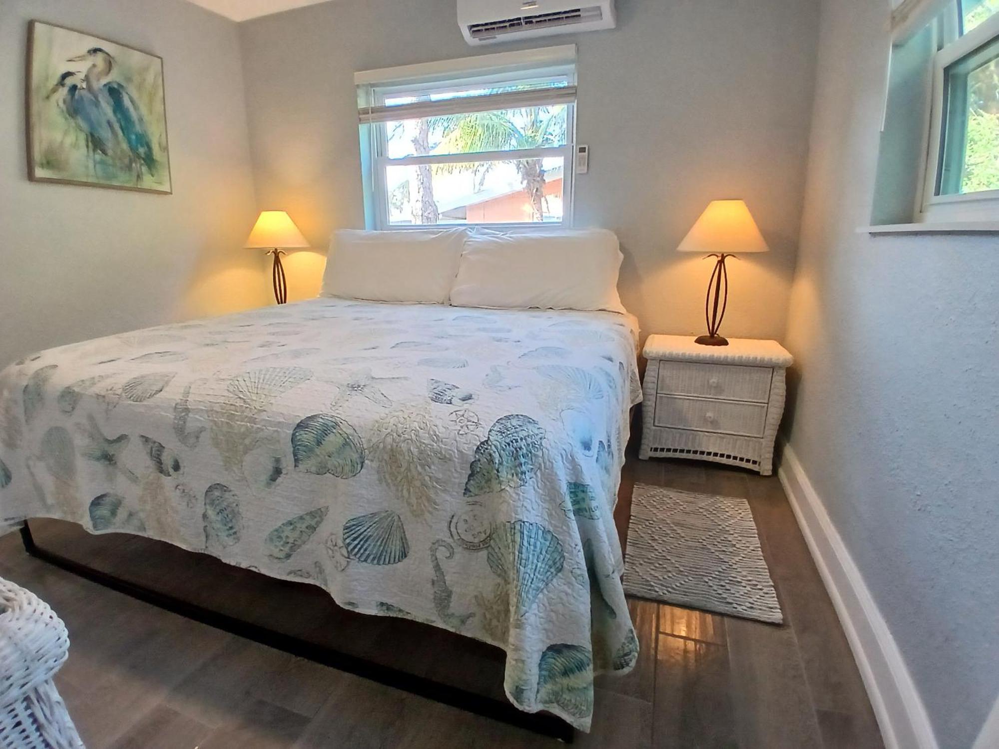 Dolphin Updated On River - 1 Mile To Kitchen Washer Dryer * Bonita Springs