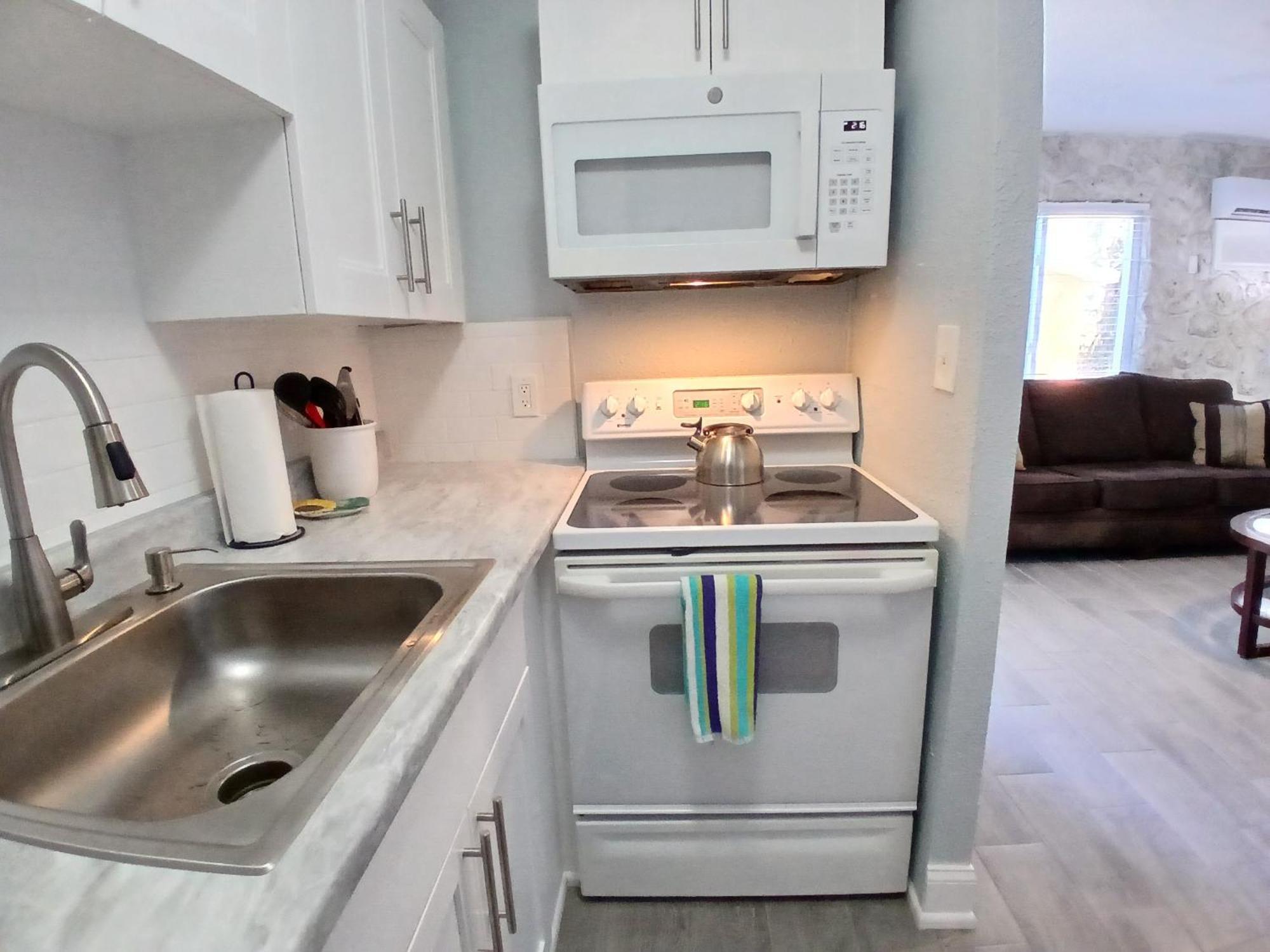 Dolphin Updated On River - 1 Mile To Kitchen Washer Dryer Hébergement de vacances
